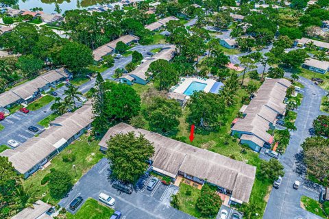 Villa ou maison à vendre à Royal Palm Beach, Floride: 2 chambres, 125.14 m2 № 1188624 - photo 17