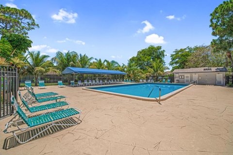 Villa ou maison à vendre à Royal Palm Beach, Floride: 2 chambres, 125.14 m2 № 1188624 - photo 4