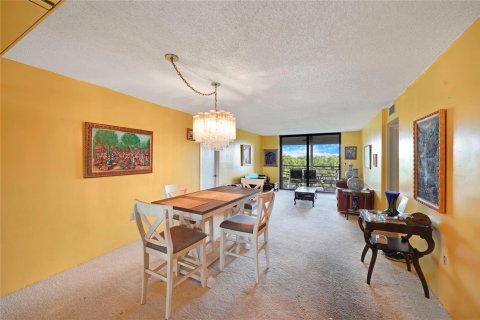 Copropriété à vendre à Pembroke Pines, Floride: 2 chambres, 102.19 m2 № 1188540 - photo 11