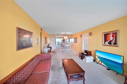 Copropriété à vendre à Pembroke Pines, Floride: 2 chambres, 102.19 m2 № 1188540 - photo 10