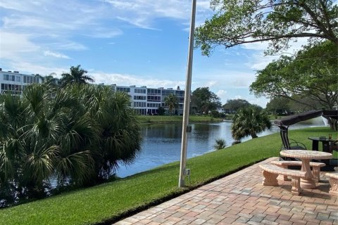 Condo in Deerfield Beach, Florida, 1 bedroom  № 952068 - photo 5