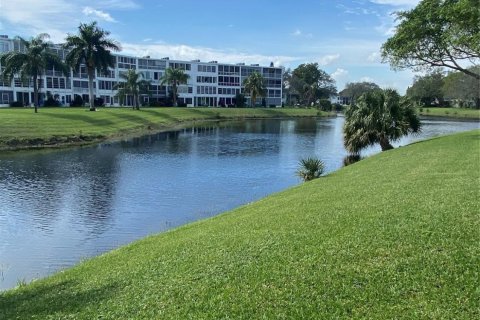 Condo in Deerfield Beach, Florida, 1 bedroom  № 952068 - photo 3