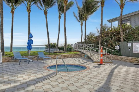 Condominio en venta en Riviera Beach, Florida, 3 dormitorios, 246.84 m2 № 968314 - foto 11