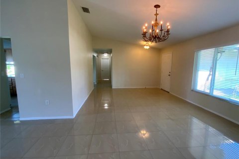 Casa en venta en Port Richey, Florida, 4 dormitorios, 176.33 m2 № 1335965 - foto 10