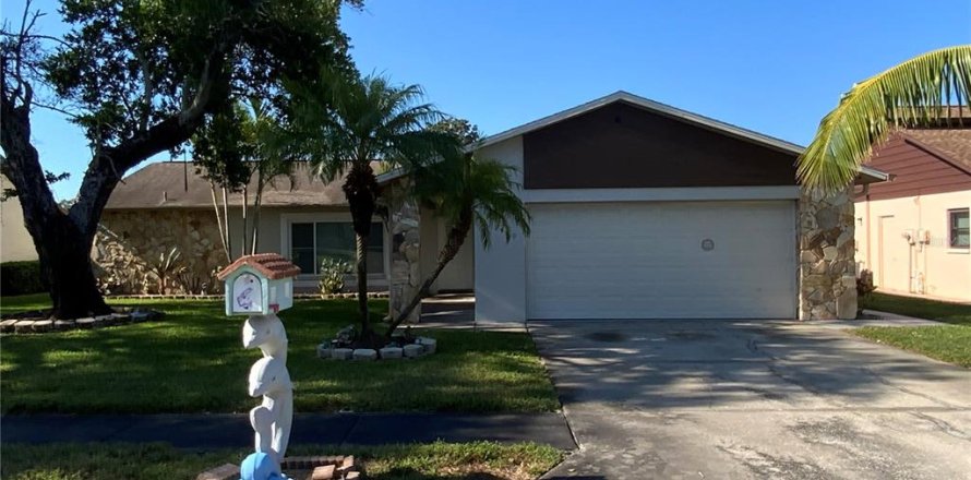 Casa en Port Richey, Florida 4 dormitorios, 176.33 m2 № 1335965