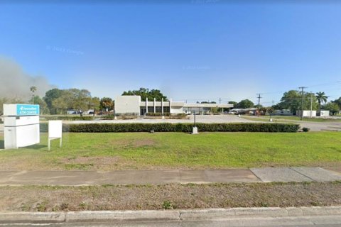 Купить коммерческую недвижимость в Мур-Хейвен, Флорида 410.16м2, № 695217 - фото 1