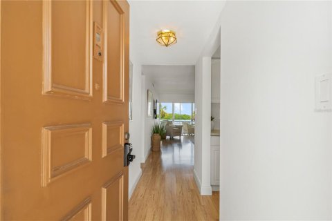 Copropriété à vendre à Longboat Key, Floride: 2 chambres, 92.16 m2 № 1373928 - photo 6