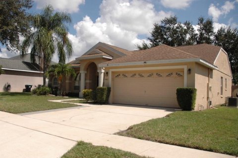 House in Orlando, Florida 3 bedrooms, 176.33 sq.m. № 1373927 - photo 2