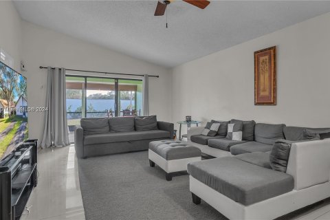 Adosado en venta en Delray Beach, Florida, 3 dormitorios, 124.86 m2 № 1237201 - foto 7