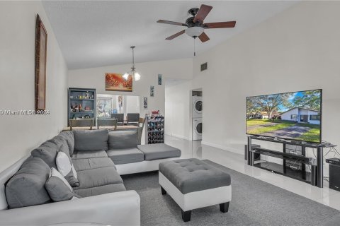 Adosado en venta en Delray Beach, Florida, 3 dormitorios, 124.86 m2 № 1237201 - foto 9