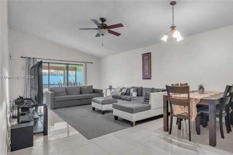 Townhouse in Delray Beach, Florida 3 bedrooms, 124.86 sq.m. № 1237201 - photo 6