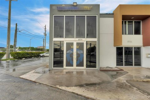 Propiedad comercial en venta en Miami, Florida № 1380063 - foto 1