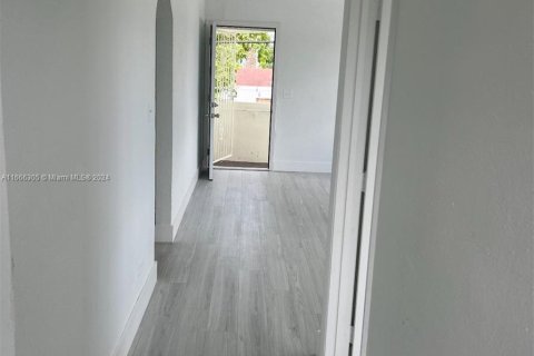 Immobilier commercial à vendre à Miami, Floride: 222.87 m2 № 1380060 - photo 18