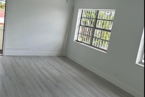 Propiedad comercial en venta en Miami, Florida, 222.87 m2 № 1380060 - foto 14