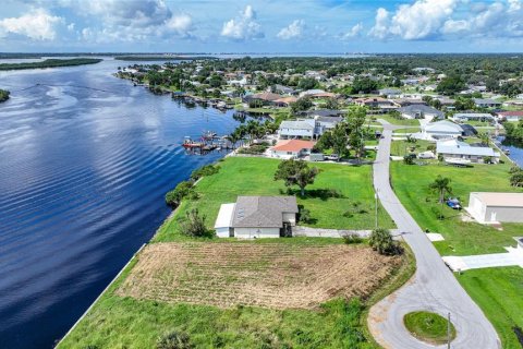 Terreno en venta en Punta Gorda, Florida № 1361713 - foto 4