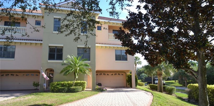 Townhouse in Tarpon Springs, Florida 3 bedrooms, 241.45 sq.m. № 1361710