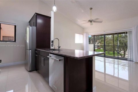 Touwnhouse à vendre à Boynton Beach, Floride: 3 chambres, 101.82 m2 № 670801 - photo 13