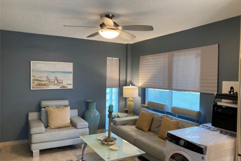 Condo in Fort Lauderdale, Florida, 1 bedroom  № 1182400 - photo 13