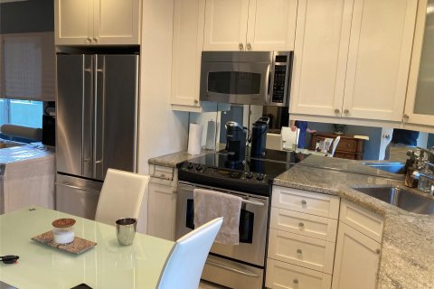 Condo in Fort Lauderdale, Florida, 1 bedroom  № 1182400 - photo 9