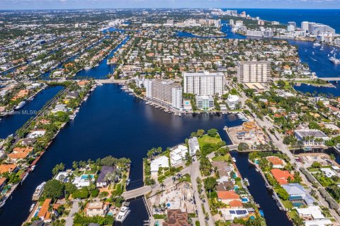 House in Fort Lauderdale, Florida 6 bedrooms № 1421797 - photo 24