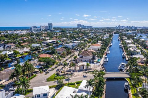 House in Fort Lauderdale, Florida 6 bedrooms № 1421797 - photo 12