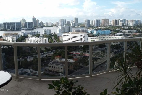 Condo in Sunny Isles Beach, Florida, 3 bedrooms  № 1395157 - photo 11