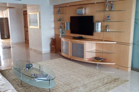 Condo in Sunny Isles Beach, Florida, 3 bedrooms  № 1395157 - photo 2