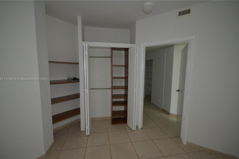 Condominio en venta en Aventura, Florida, 2 dormitorios, 185.8 m2 № 211697 - foto 18