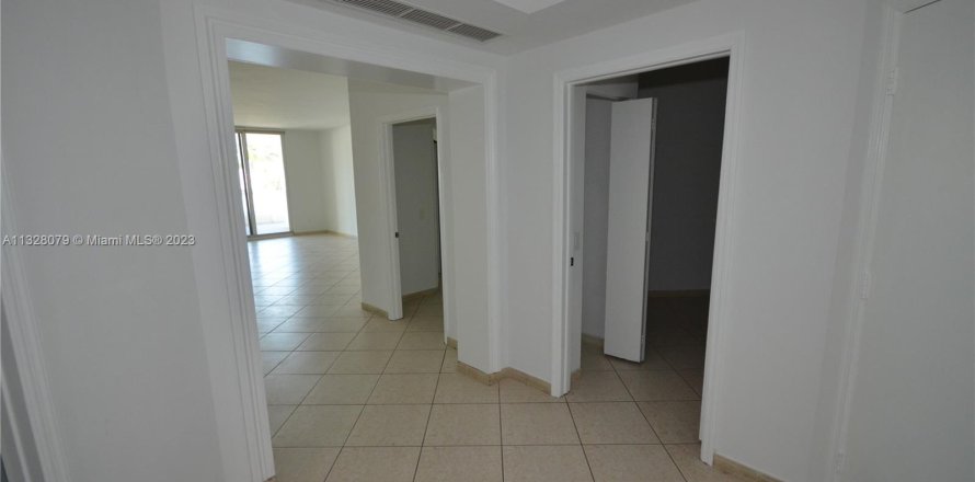 Condo in Aventura, Florida, 2 bedrooms  № 211697