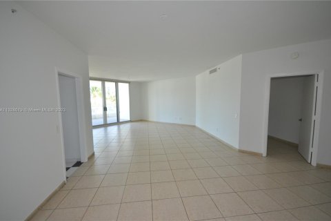 Condominio en venta en Aventura, Florida, 2 dormitorios, 185.8 m2 № 211697 - foto 8