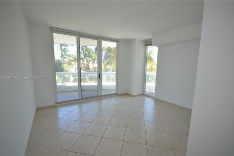 Condominio en venta en Aventura, Florida, 2 dormitorios, 185.8 m2 № 211697 - foto 19