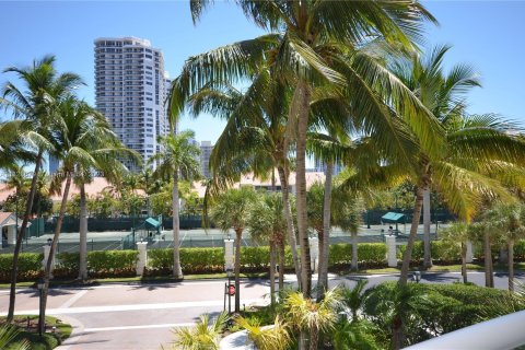 Condominio en venta en Aventura, Florida, 2 dormitorios, 185.8 m2 № 211697 - foto 25