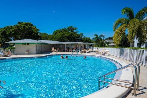 Condo in Deerfield Beach, Florida, 1 bedroom  № 1207576 - photo 11