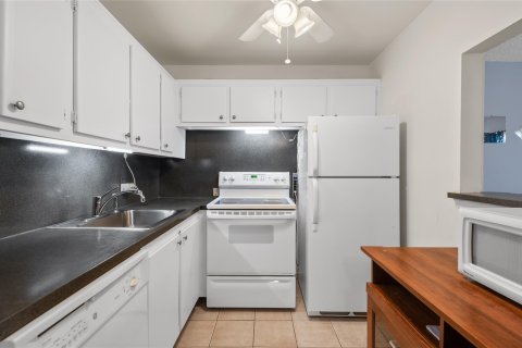 Condo in Deerfield Beach, Florida, 1 bedroom  № 1207576 - photo 28