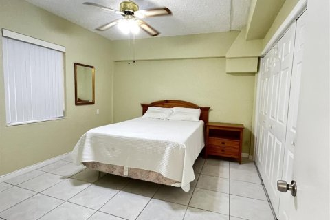 Casa en venta en Miami, Florida, 5 dormitorios, 115.57 m2 № 874523 - foto 9