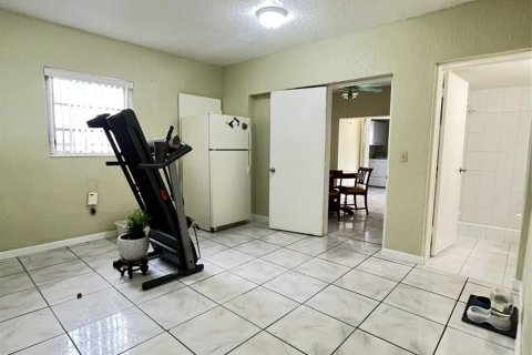 Casa en venta en Miami, Florida, 5 dormitorios, 115.57 m2 № 874523 - foto 5