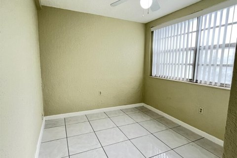 Casa en venta en Miami, Florida, 5 dormitorios, 115.57 m2 № 874523 - foto 8