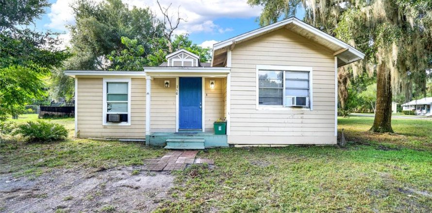 House in DeLand, Florida 3 bedrooms, 83.98 sq.m. № 1350013