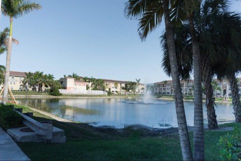 Condominio en venta en Doral, Florida, 2 dormitorios, 104.33 m2 № 965309 - foto 12