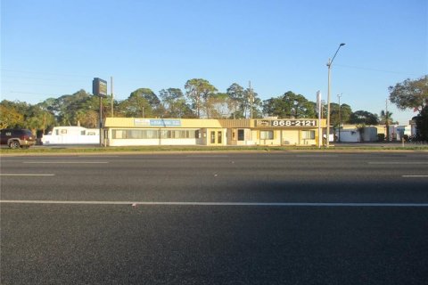 Commercial property in Port Richey, Florida 276.48 sq.m. № 243498 - photo 1