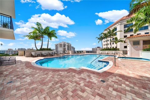 Condominio en venta en Coral Gables, Florida, 1 dormitorio, 67.73 m2 № 1389927 - foto 23