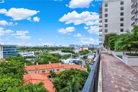 Condominio en venta en Coral Gables, Florida, 1 dormitorio, 67.73 m2 № 1389927 - foto 21