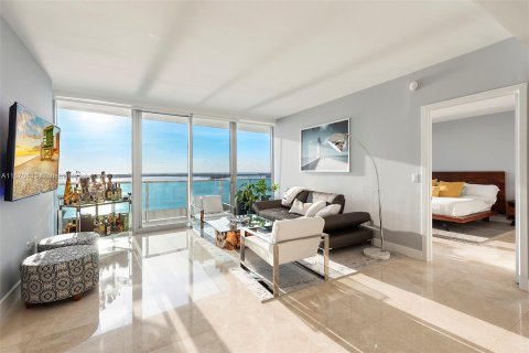 Condo in Miami, Florida, 2 bedrooms  № 1389980 - photo 3