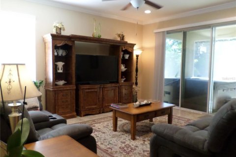 Casa en venta en Land O' Lakes, Florida, 5 dormitorios, 357.67 m2 № 1381382 - foto 21