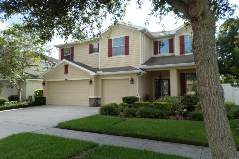 House in Land O' Lakes, Florida 5 bedrooms, 357.67 sq.m. № 1381382 - photo 2