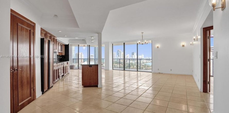 Condo in Aventura, Florida, 2 bedrooms  № 547593