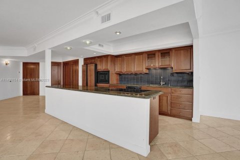 Condo in Aventura, Florida, 2 bedrooms  № 547593 - photo 9