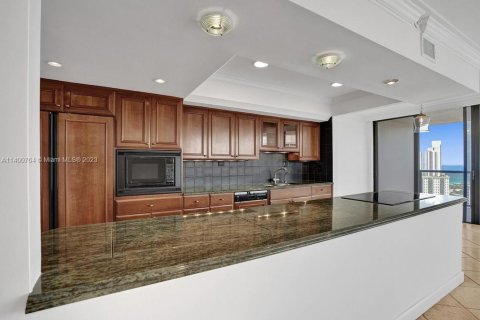 Condo in Aventura, Florida, 2 bedrooms  № 547593 - photo 11