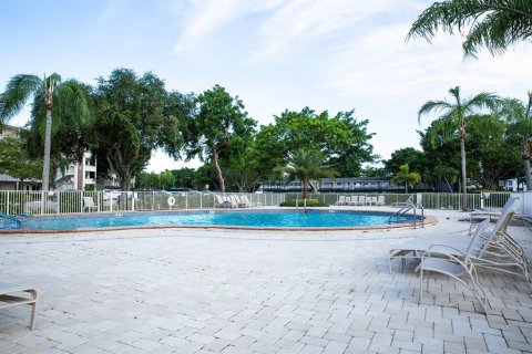 Condominio en venta en Deerfield Beach, Florida, 1 dormitorio, 55.65 m2 № 663225 - foto 13