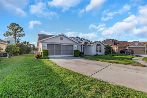 House in New Port Richey, Florida 3 bedrooms, 185.71 sq.m. № 1369984 - photo 1